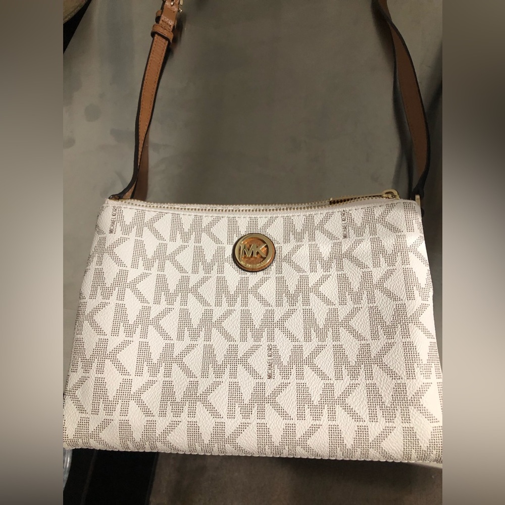 MK crossbody vanilla/acorn brown new without tags
